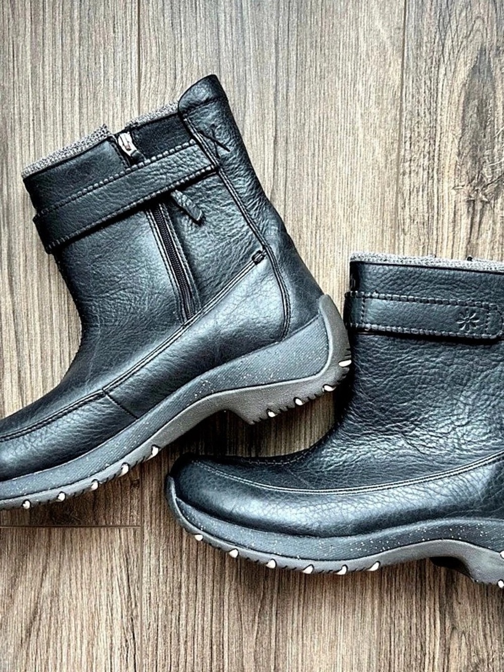 ULu Women's Leather Waterproof Wool-Lined Winter Boots US 9